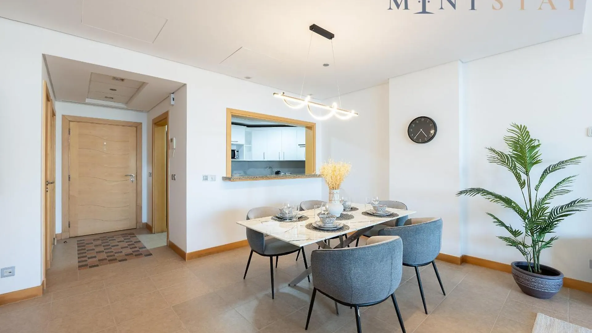 Shoreline 7, Palm Jumeirah - Mint Stay Dubai