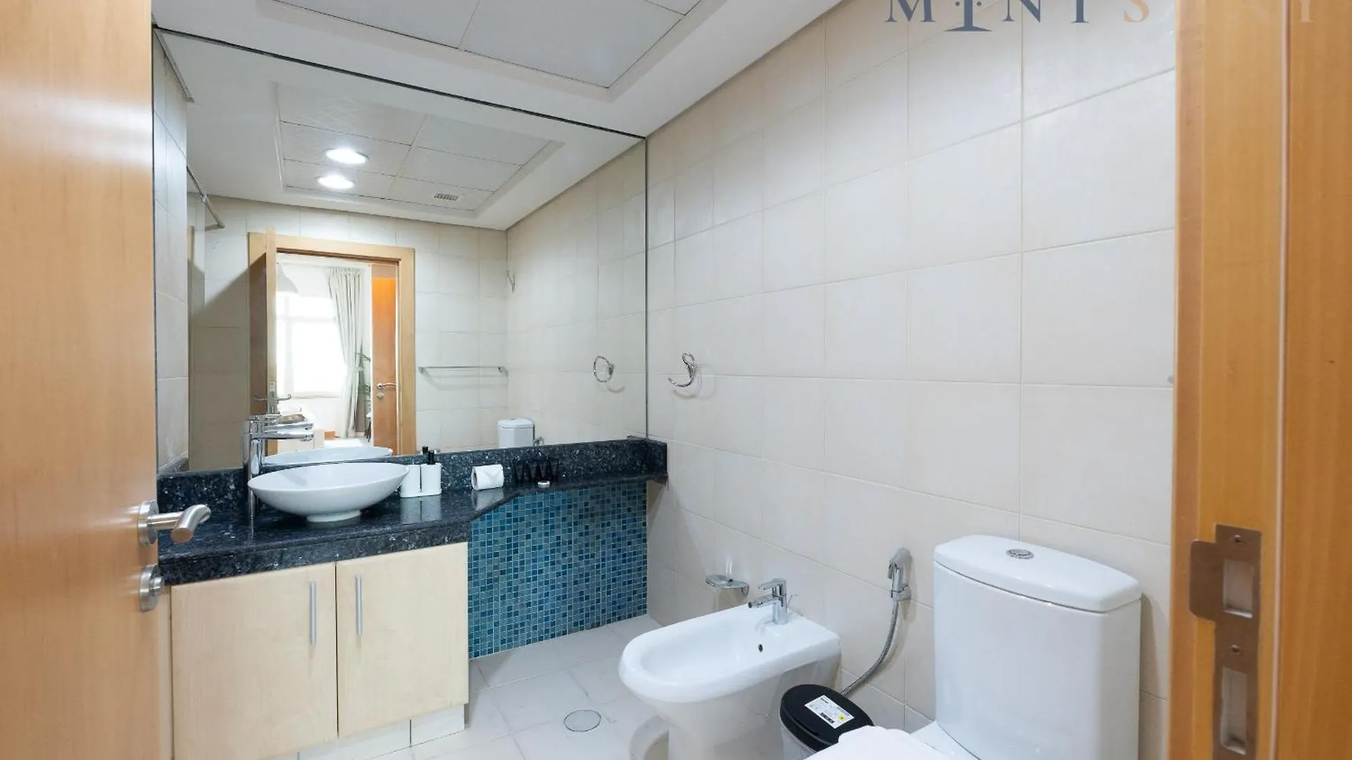 Shoreline 7, Palm Jumeirah - Mint Stay Dubai